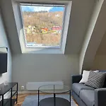 Kong Oscars Apartments