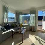 Lovely 2 Bedroom Apartmen With Free Parking