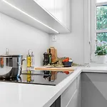 Big Central Apartment W/ A View And Parking