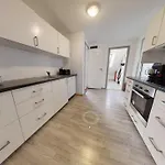 Spacious, 1 Minute From Bryggen!