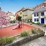 Dinbnb Homes I 4-Bedroom Historical House In Romantic Surroundings