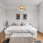 Expansive Charm: Cozy 150Sqm Retreat In Bergen