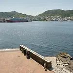 Sea-Kissed Elegance: Your Bergen City Retreat