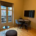 Loft Apartment - Free Parking