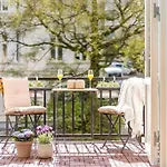 Luxurious Retreat In The Middle Of City Center