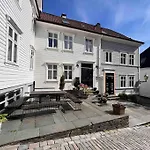 Koslig Leilighet I Bergens Smoroye