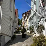Koslig Leilighet I Bergens Smoroye