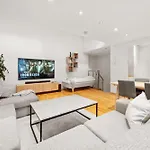12-Guest Apartment - Self Check-In - Large Smart Tv - Central
