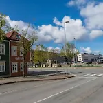 Large Apt Very Central 4-5Br