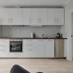 Sentrumsnaer Og Romslig 4-Roms Leilighet