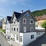 Spacious And Beautiful Apartment In Bergen With Free Parking