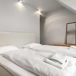 Homerentals L 120Sqm Mid-Central - King Beds - 500Mbps Wi-Fi