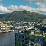 Leilighet I Topp Etasje Med Flott Stor Felles Takterrasse