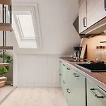 2024 Renovated Luxury Penthouse! Up To 9 Guests!