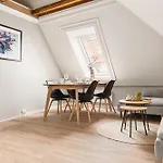 2024 Renovated Luxury Penthouse! Up To 9 Guests!
