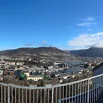 Leilighet Med Nydelig Utsikt Over Bergen