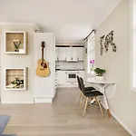 Panoramic Flat & Garden, Free Parking 12 Minutes Walking!