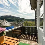 Panoramic Flat & Garden, Free Parking 12 Minutes Walking!