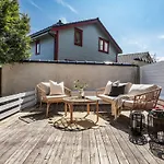 Panoramic Flat & Garden, Free Parking 12 Minutes Walking!
