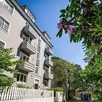 Dinbnb Apartments I Dockside Apartment With Modern Kitchen And Workspace