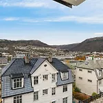 2-Story Top Floor I 3X Work Space I Shared Garden