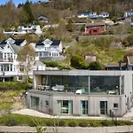 Amazing View - 5 Bedrooms - New House - Modern And Exclusive