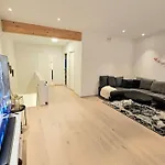Koselig Enderekkehus I Nybygg!