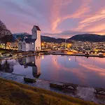 Dinbnb Apartments I Luxury Apartment Behind Bryggen I Renovated 2024