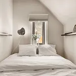 Top-Floor Apart W/ Private Patio And Work Space