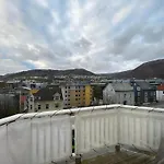 Moderne Og Sentral Leilighet Med Terrasse!