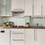 Dinbnb Homes I 700M To Bryggen & Street Parking