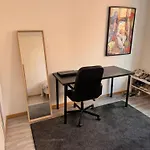 Spacious And Central Apartment I 250M From Bryggen