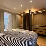 Walking Distance To City Center With Private Parking