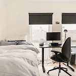 Dinbnb Apartments I 1 Minute To Tram! Newly Built With Balcony & 3 Beds
