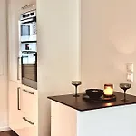 Modern Central Apartment