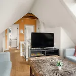 Charming Apartment With Stunning Views!