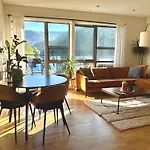 Top Floor Apartment With Mountain View, Terrace 22Sqm, Free Parking