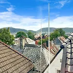 View To Bryggen - Renovated Dec 24 - Historic Cobblestone Street