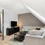 Central Modern Apartment