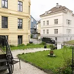 Dinbnb Apartments I Historical Building I 50M To University Museum