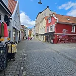 3 Bedroom Apartment In Heart Of Bergen