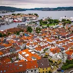 Leilighet I Bergens Vakreste Gate - Nydelig Utsikt Over Innseilingen Til Bergen!