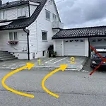 Feels Like Home -Free Parking -Attractive Location