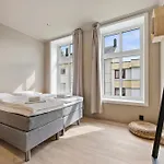Modern Downtown Apartment With Great Views