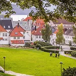 Charming Apartment In Sandviken