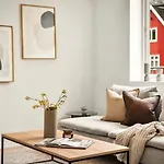 Sentrumsnaer Leilighet Ved Sjoen! Fast Parkering