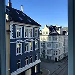 Pen Toppleilighet Midt I Sentrum