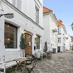 Historisk Hus I Hjertet Av Byen