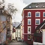 Sentral Leilighet Med Fantastisk Utsikt!
