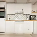 Dinbnb Appartments L Historical Seaside Apt I 500M To Bryggen - Value!